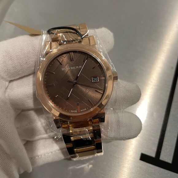 NIB Brown Dial Rose Gold Burberry Watch - Picture 1 of 16